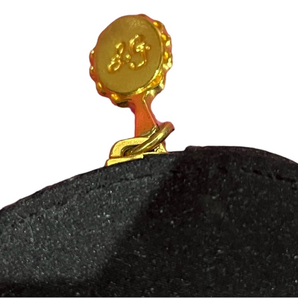 LULU GUINNESS Kiss and Make up black satin compact make up mirror. - Picture 5 of 5